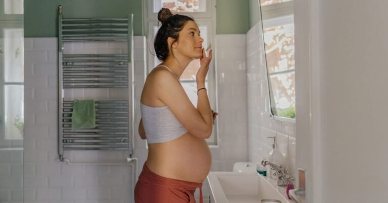 Experts recommend top 17 pregnancy-safe skin care products.