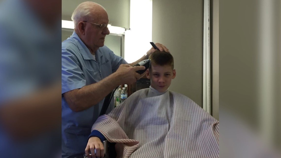 Lincoln barber celebrates turning 90