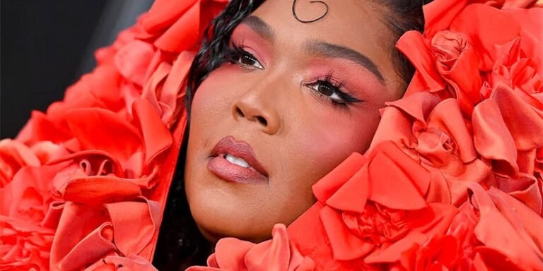 Lizzo’s Fabulous New Makeup Looks Are Total Trendsetters!