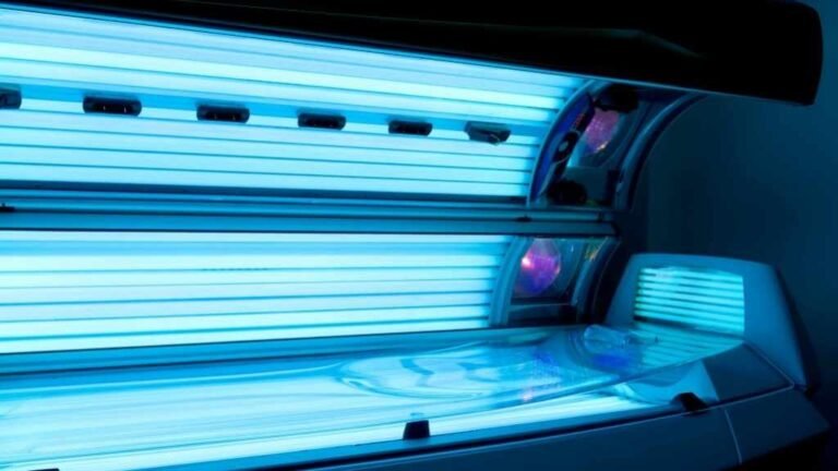Should minors be banned from using tanning beds?