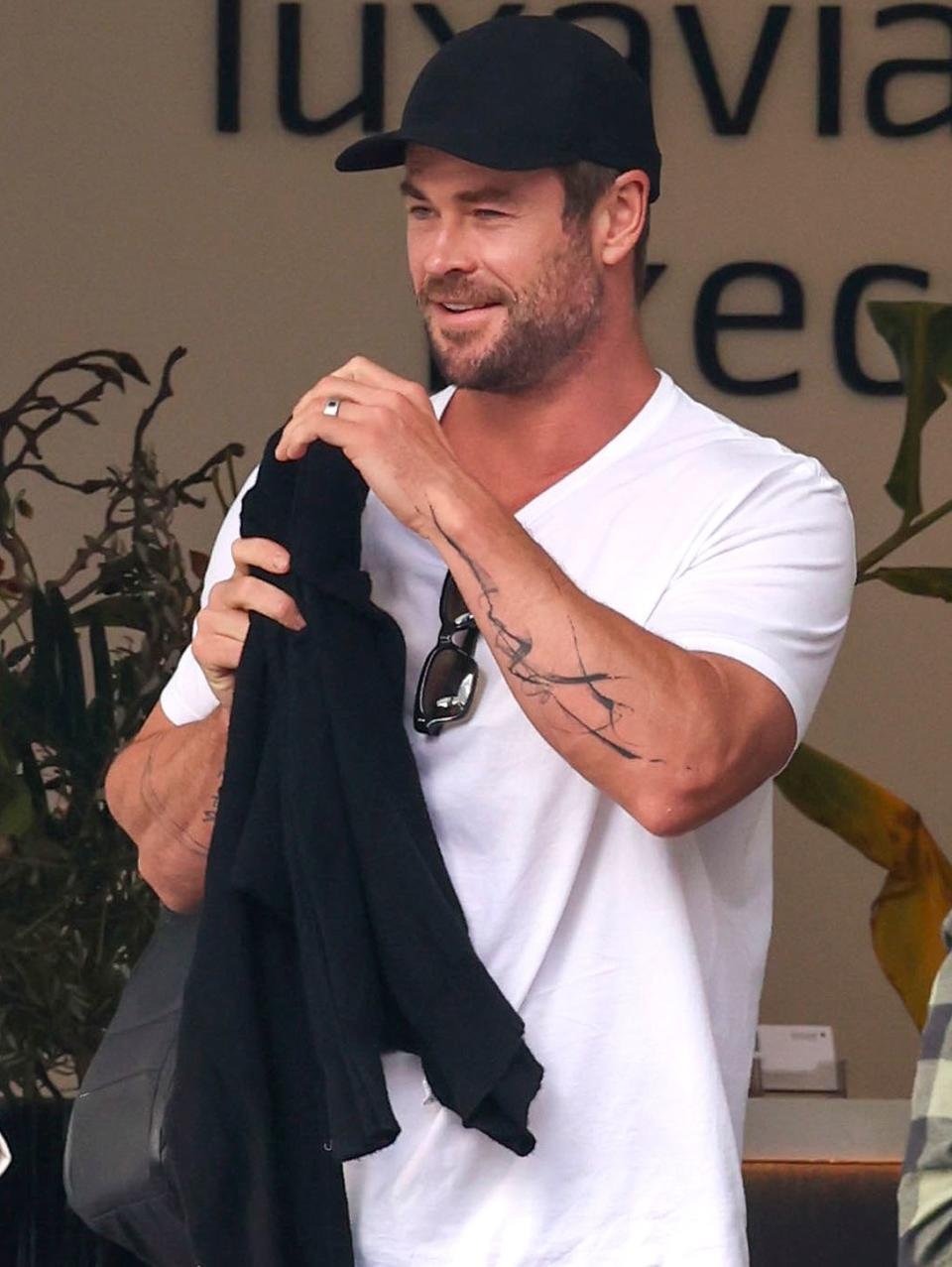 <p>Media-Mode / SplashNews.com</p> Chris Hemsworth in Sydney on April 8, 2024