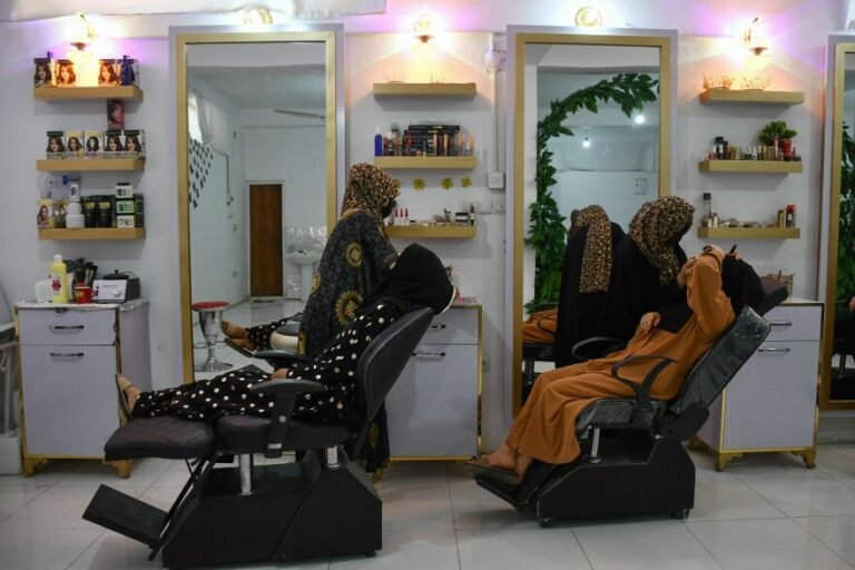 Kabul’s Beauty Salons Forced to Close, Limiting Women’s Gatherings